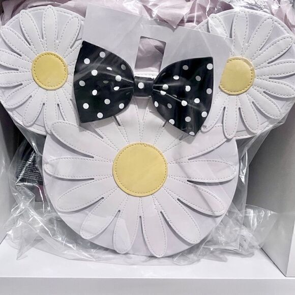 🌼 NEW Minnie Mouse Daisy Floral Crossbody Bag Purse Loungefly Disney - Picture 7 of 7